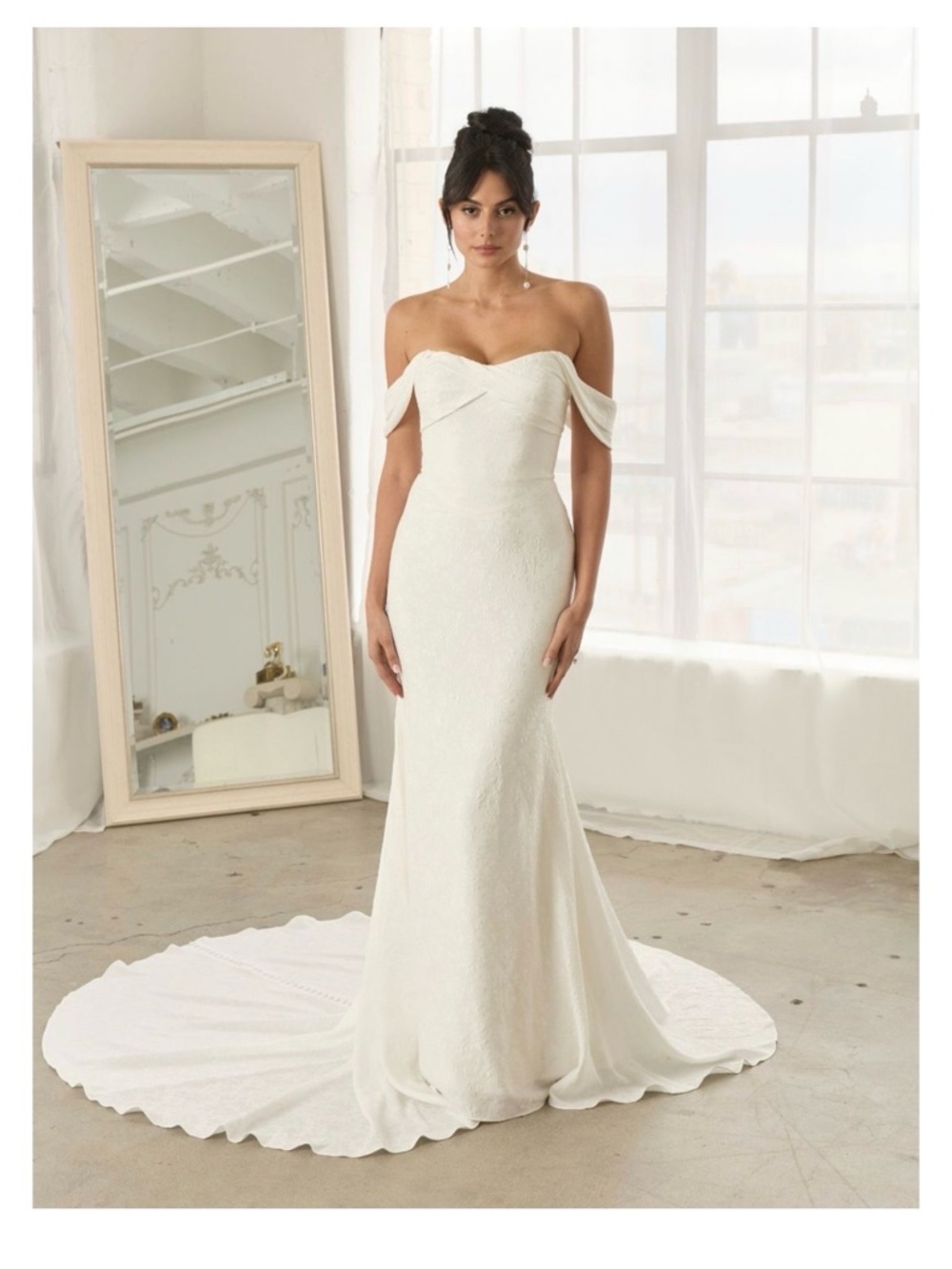 BRAND NEW - NEVER WORN Rhett by Serene by Madi Lane Wedding Dress!